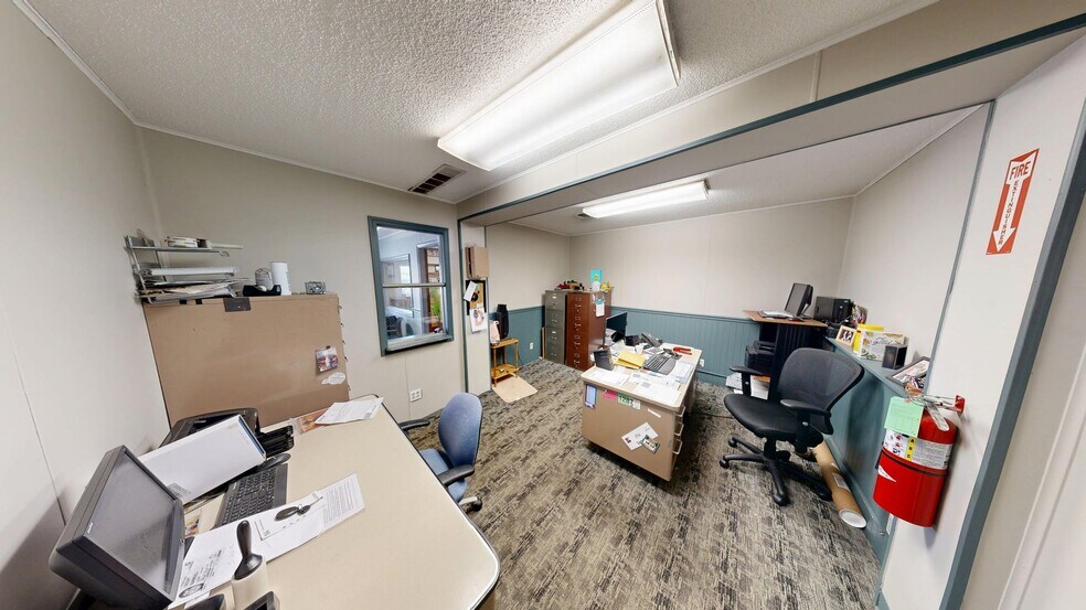 More Photos Of 1105 N McKinley Ave, Rensselaer Auto Dealership For Sale