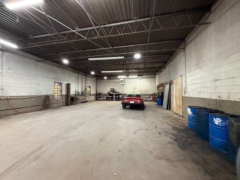More Photos Of 881 Pine St, Abilene Industrial For Sale