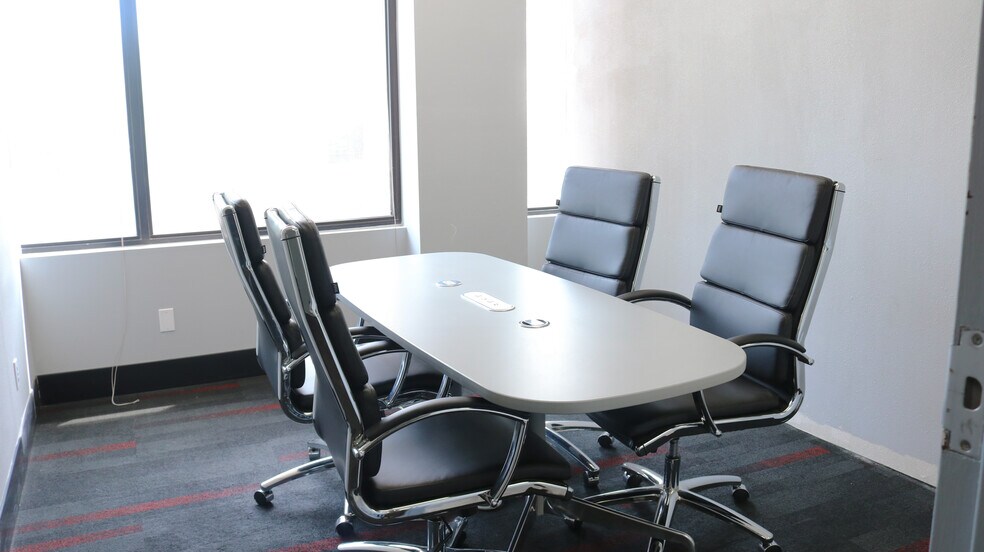 More Photos Of 1903 Central Dr, Bedford Coworking Space