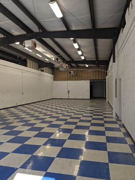 More Photos Of 650 Canion St, Austin Warehouse For Lease