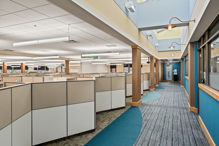 More Photos Of 1601 Ups Dr, Louisville Office For Sale