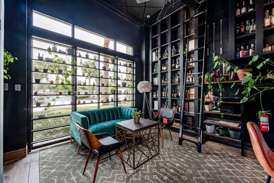 More Photos Of 4757 The Grove Dr, Windermere General Retail For Sale