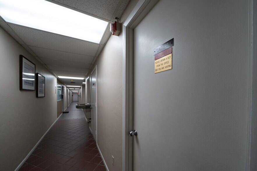 More Photos Of 3949 Evans Ave, Fort Myers Medical For Lease