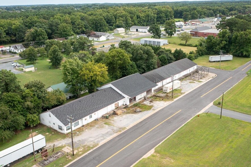 More Photos Of 3367 Broad St, Exmore Showroom For Sale