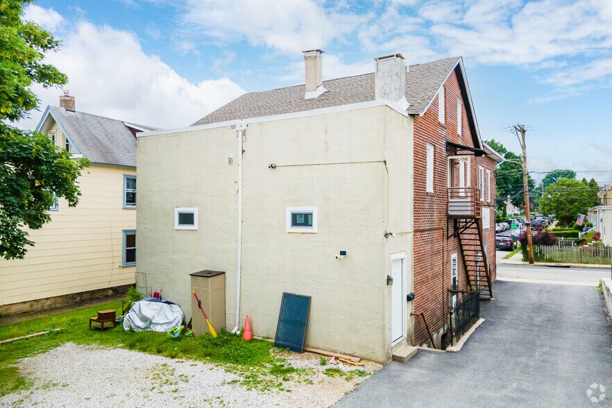 More Photos Of 893-895 Penn St, Bryn Mawr Storefront Retail Residential For Lease