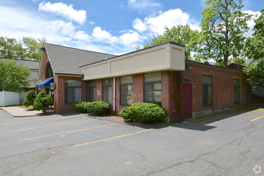 More Photos Of 417-429 Franklin Ave, Hartford Medical For Sale