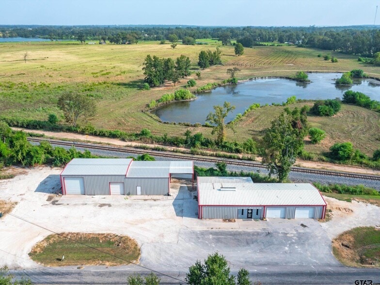 Primary Photo Of 702 Blackjack St, Winnsboro Flex For Sale