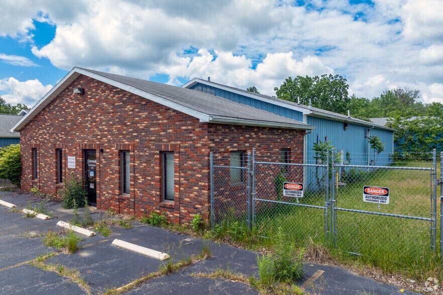 More Photos Of 1610 Clara St, Jackson Warehouse For Sale