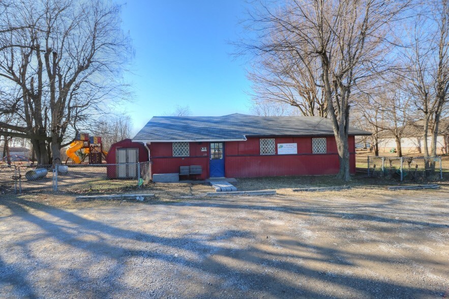 More Photos Of 235 Pine St, Oologah Daycare Center For Sale