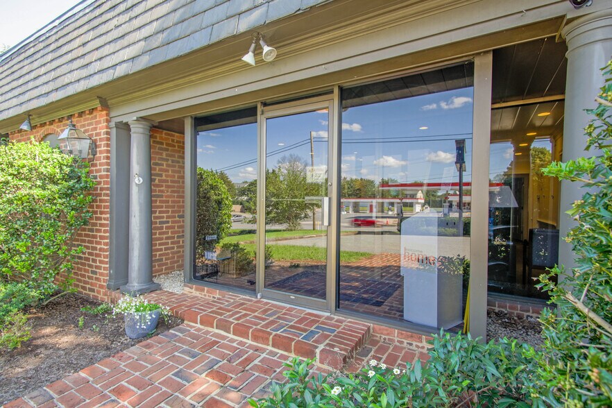 More Photos Of 3211 Old Forest Rd, Lynchburg Office For Sale