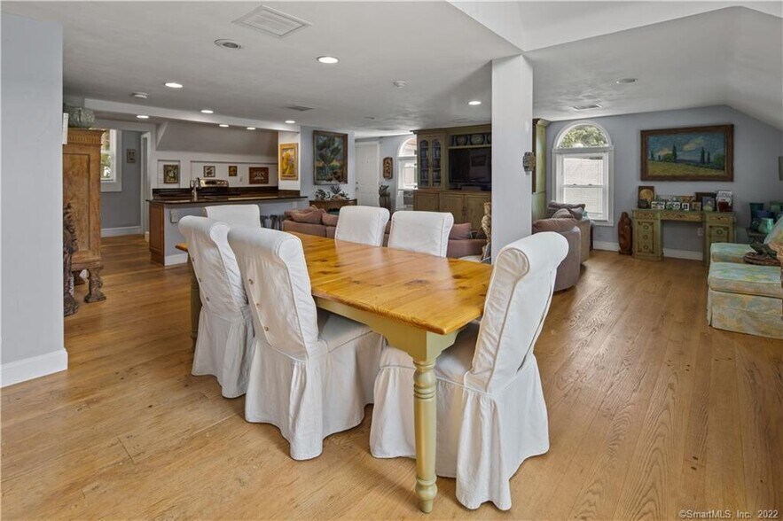 More Photos Of 4 Long Ridge Rd, Redding General Retail For Sale