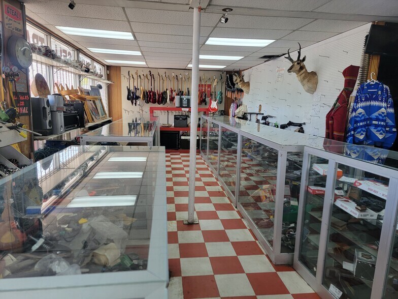 More Photos Of 501 Lomas Blvd NW, Albuquerque Freestanding For Sale