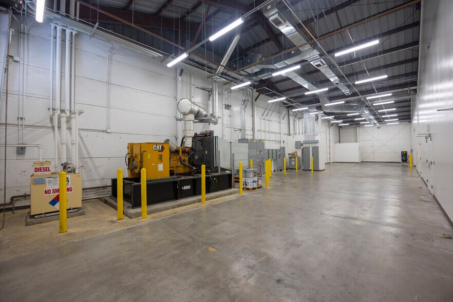 More Photos Of 2736 Waiwai Loop, Honolulu Warehouse For Lease