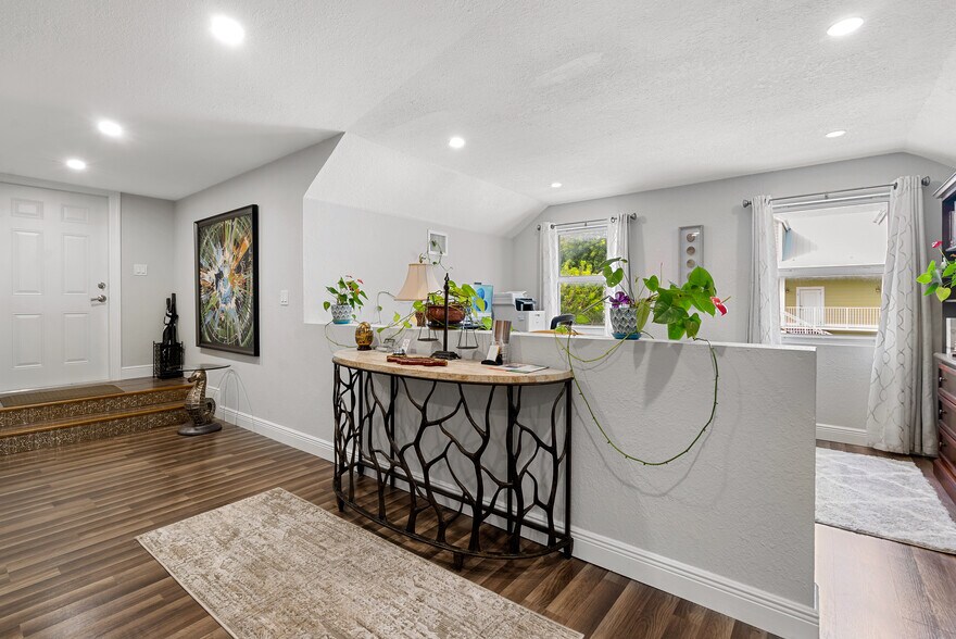 More Photos Of 102920 Overseas Hwy, Key Largo Office Residential For Sale