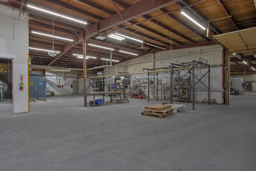 More Photos Of 106 Dunn Ave N, Hinckley Industrial For Lease