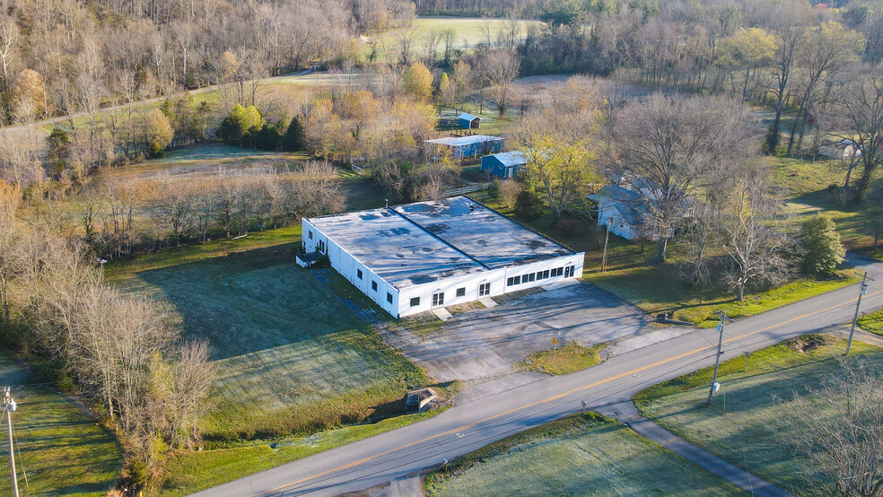 Primary Photo Of 1870 Old Hodgenville Rd, Campbellsville Light Distribution For Sale