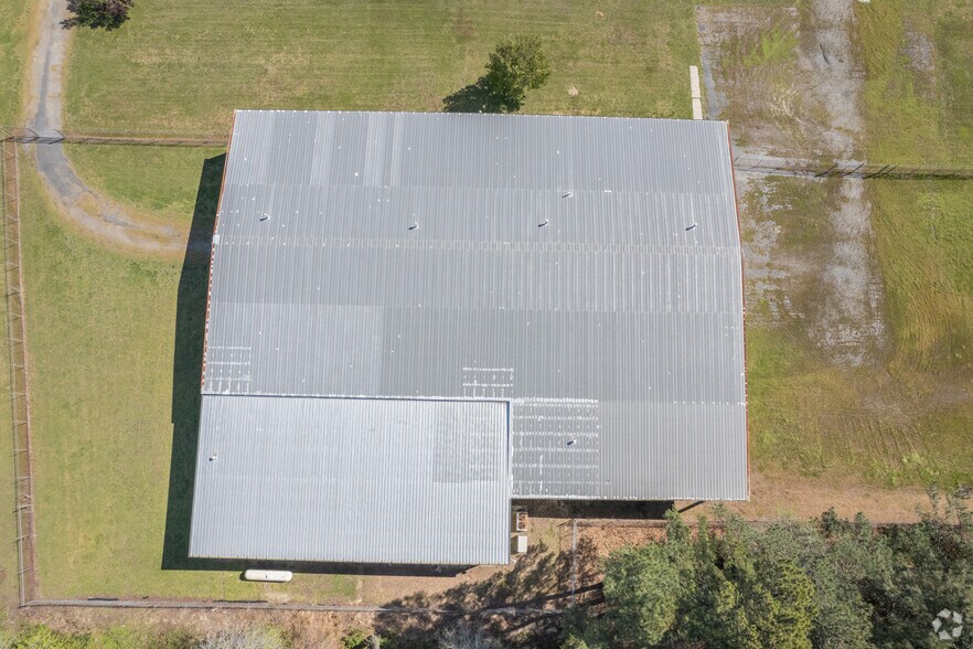 More Photos Of 15352 Merry Cat Ln, Belle Haven Warehouse For Sale