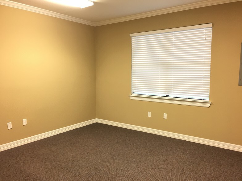 More Photos Of 4502 Riverstone Blvd, Missouri City Office For Lease