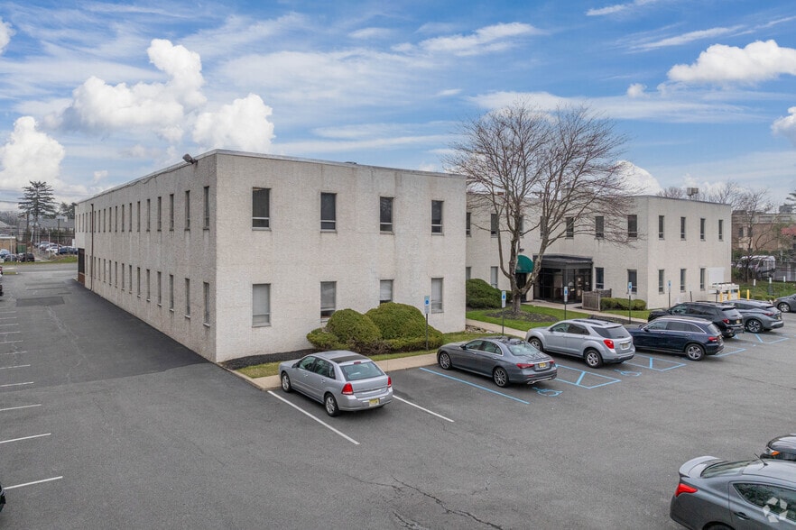 More Photos Of 1140 Bloomfield Ave, West Caldwell Medical For Lease