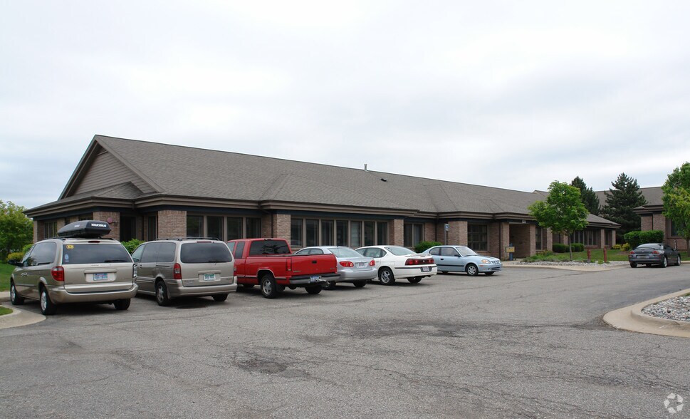 More Photos Of 825 Centennial Way, Lansing Office For Lease