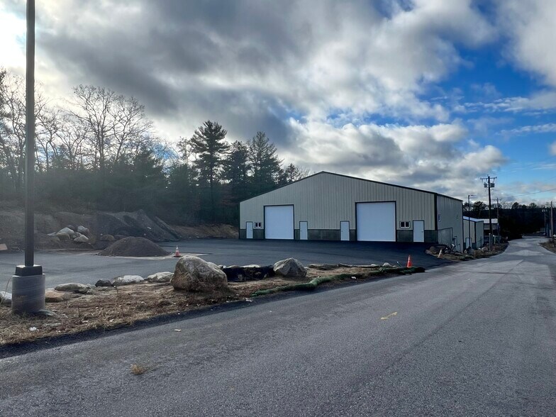 More Photos Of 111 Hopkins Hill Rd, West Greenwich Flex For Lease