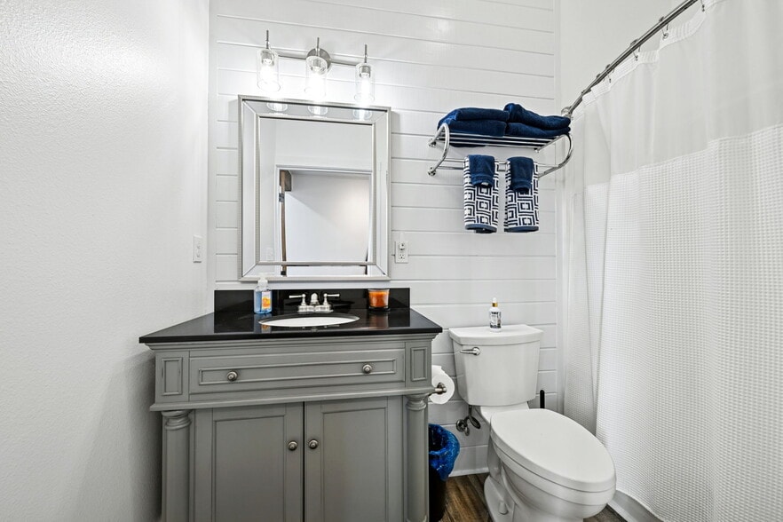 More Photos Of 124 Lafitte St, Mandeville Hospitality For Sale