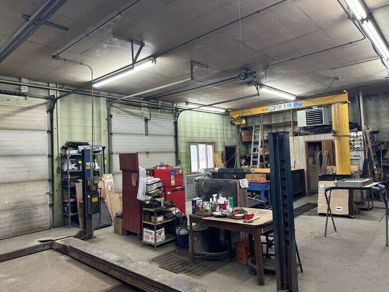 More Photos Of 2105 N 6th St, Wausau General Retail For Lease