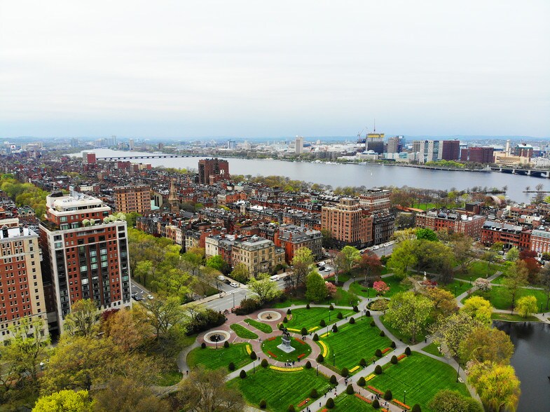 More Photos Of 2 Park Plz, Boston Office For Lease