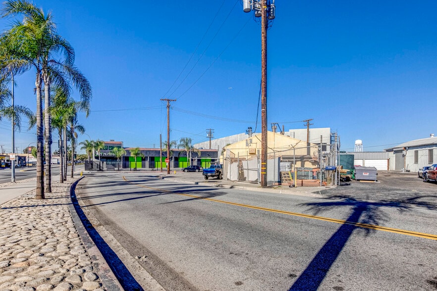 More Photos Of 5005 E Slauson Ave, Vernon Warehouse For Sale