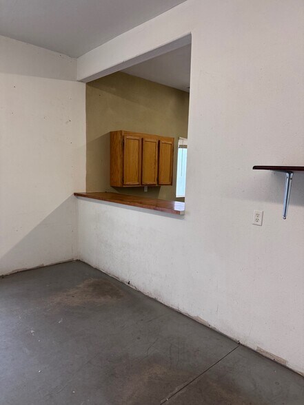 More Photos Of 2180 E Main St, Montrose Freestanding For Lease