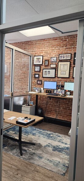 More Photos Of 217-219 E Washington St, Greenville Storefront Retail Office For Lease