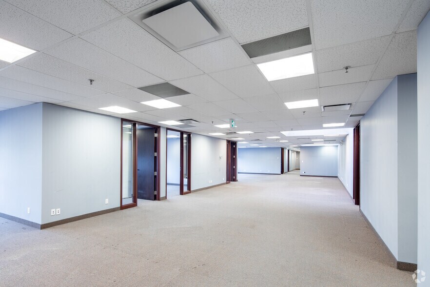 More Photos Of 35 Fulton Way, Richmond Hill Light Distribution For Lease