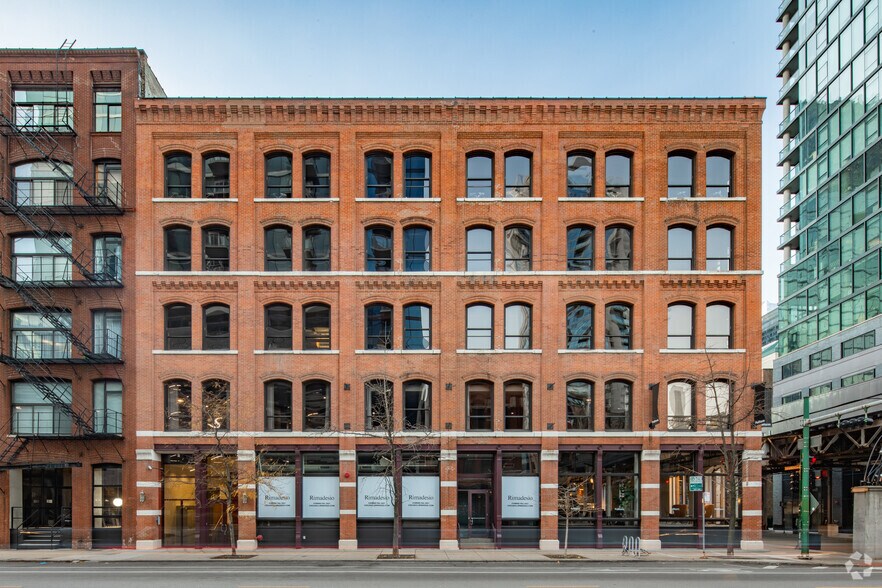 More Photos Of 225 W Illinois St, Chicago Loft Creative Space For Lease