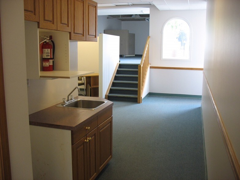 More Photos Of 3132 26 St NE, Calgary General Retail For Sale