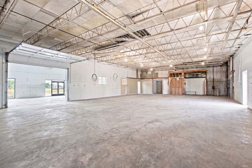 More Photos Of 5939 Harrison Ave, Cincinnati General Retail For Lease