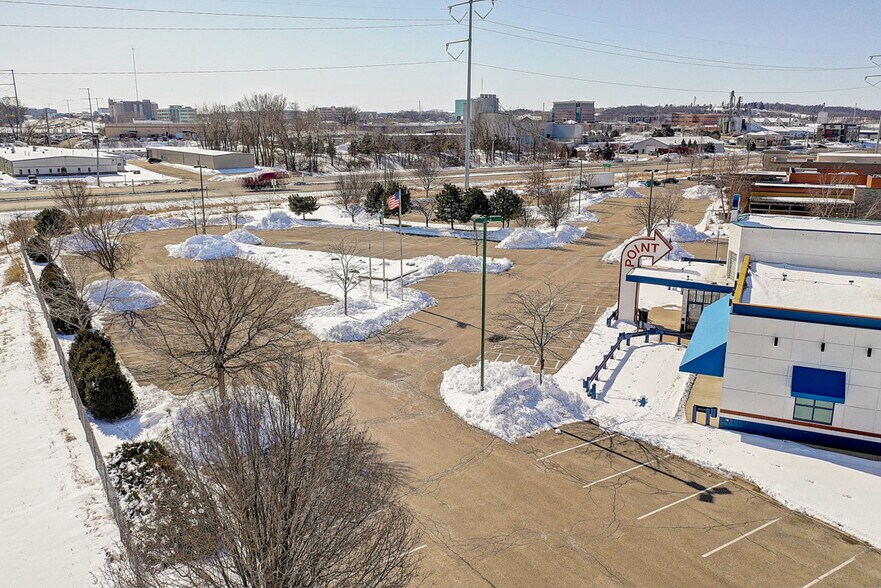 More Photos Of 2259 Deming Way, Middleton Restaurant For Sale