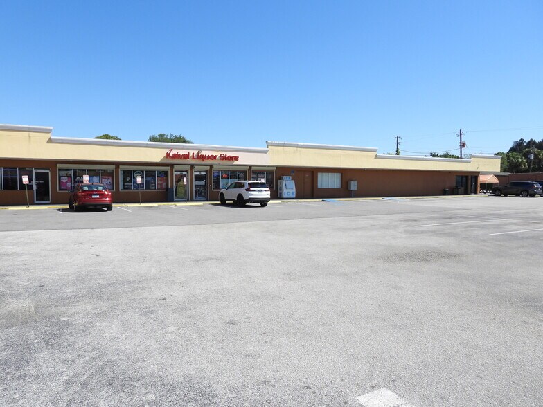 More Photos Of 3300-3350 W New Haven Ave, Melbourne Unknown For Lease