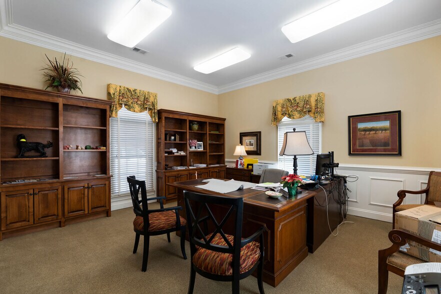 More Photos Of 1300 E Main St, Cartersville Medical For Sale