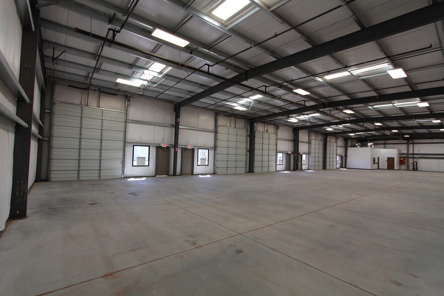 More Photos Of 3048 N Cessna Way, Casa Grande Warehouse For Lease
