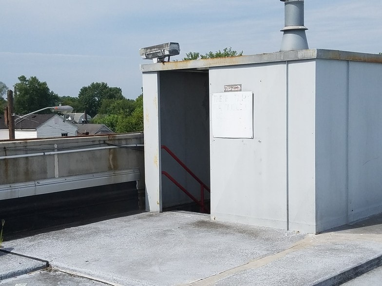 More Photos Of 1661 W Hill St, Louisville Manufacturing For Lease