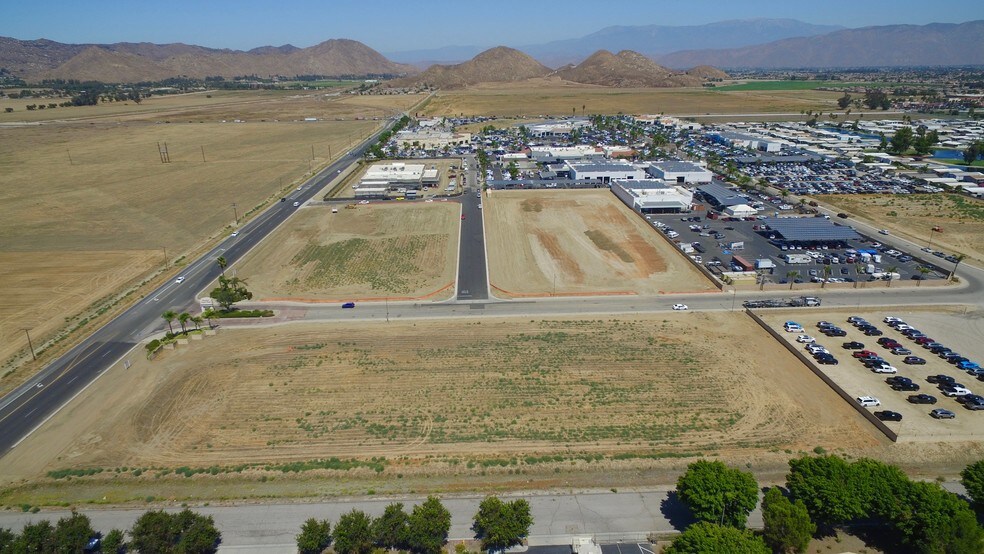 More Photos Of Warren Rd & Auto Mall Dr, Hemet Land For Sale
