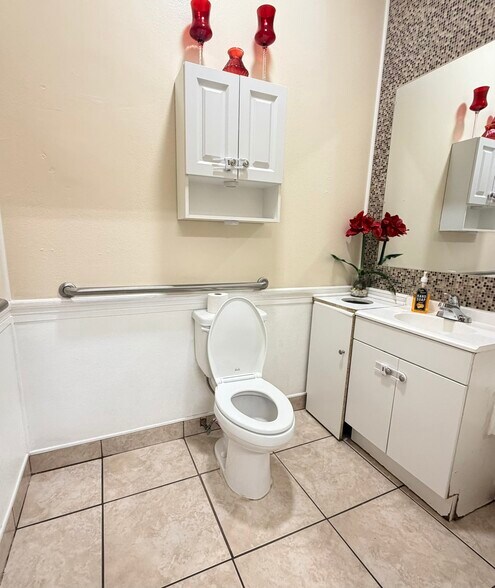 More Photos Of 120 S Kentucky Ave, Lakeland Storefront For Sale
