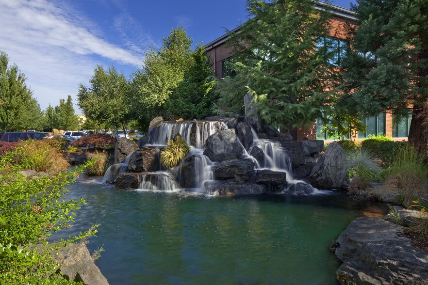 More Photos Of 650-680 Hawthorne Ave SE, Salem Unknown For Lease