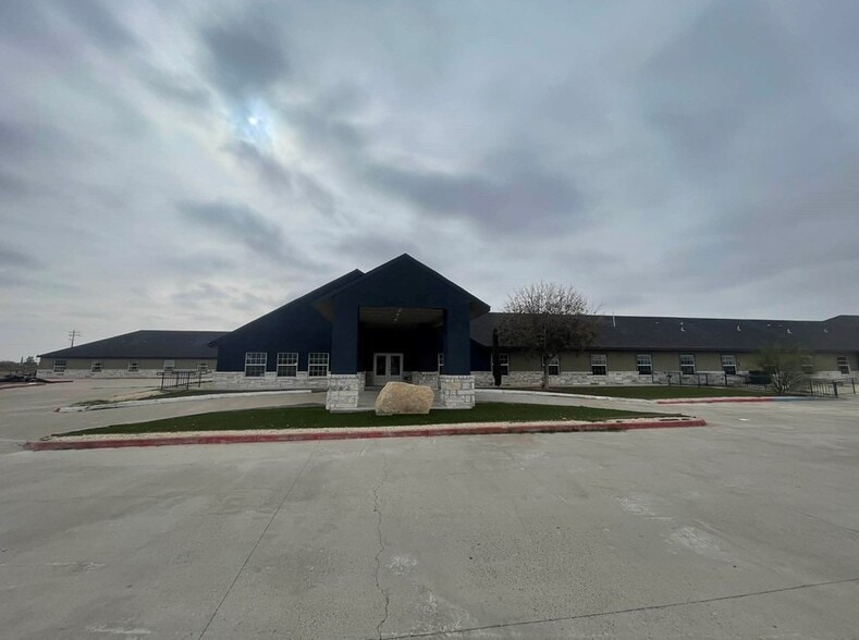 More Photos Of 237 W 21st St, Fort Stockton Schools For Lease