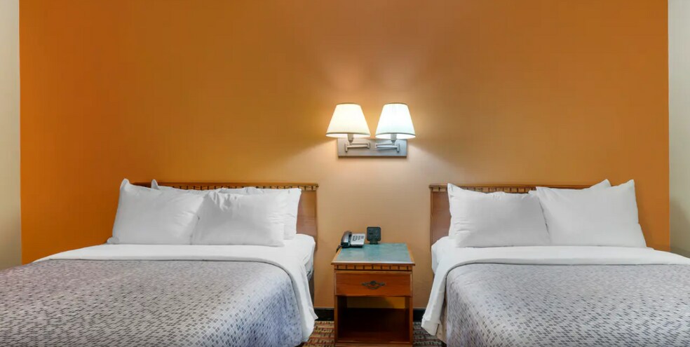 More Photos Of 2050 S US 41, Marquette Hotel For Sale