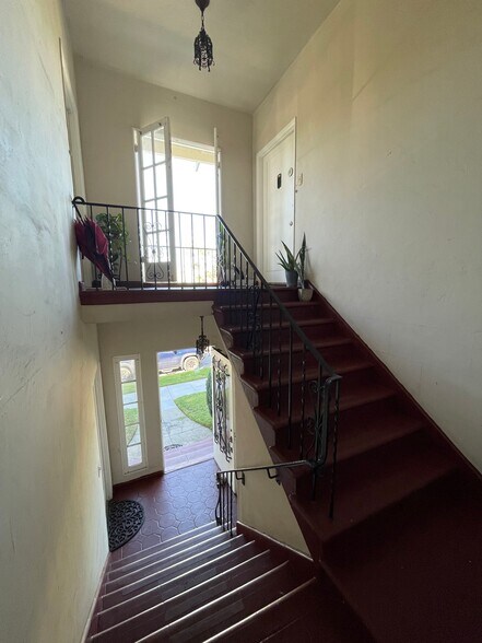 More Photos Of 630 Naranja Dr, Glendale Apartments For Sale