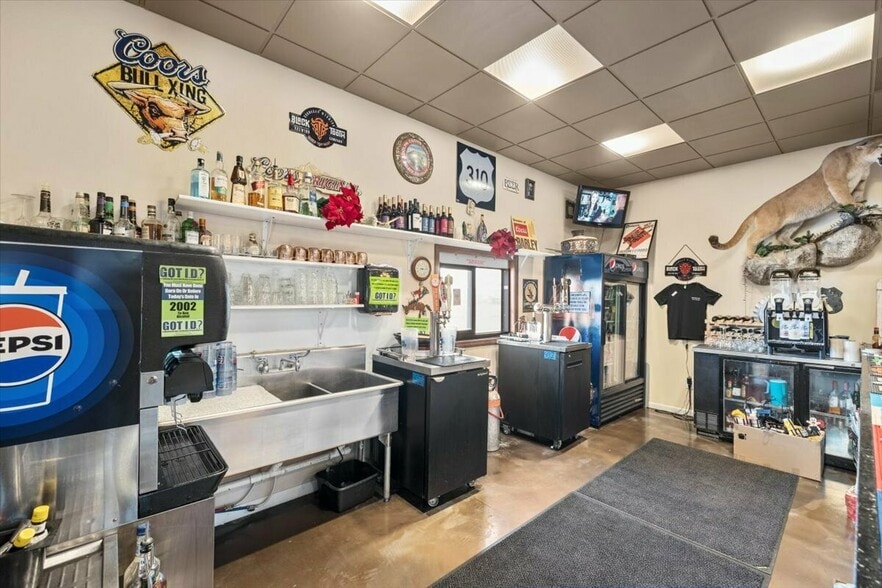 More Photos Of 775 US-310, Deaver Specialty For Sale