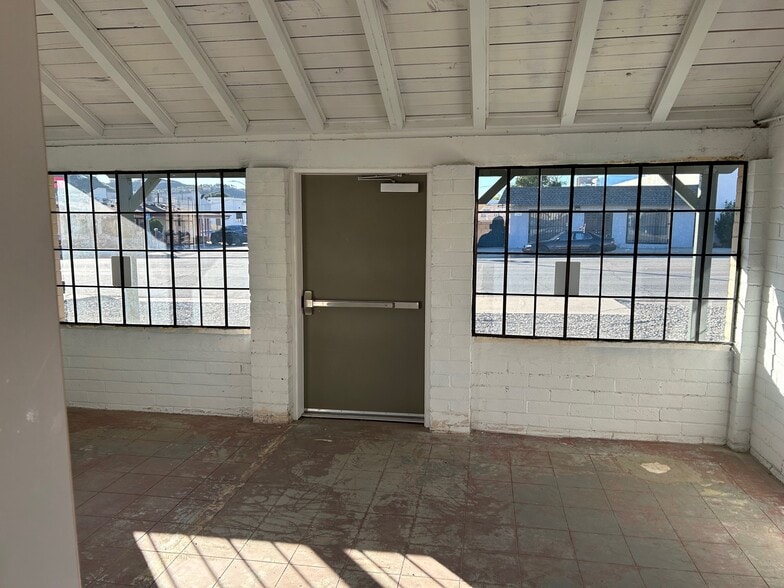 More Photos Of 4253 N Sierra Way, San Bernardino Contractor Storage Yard For Sale