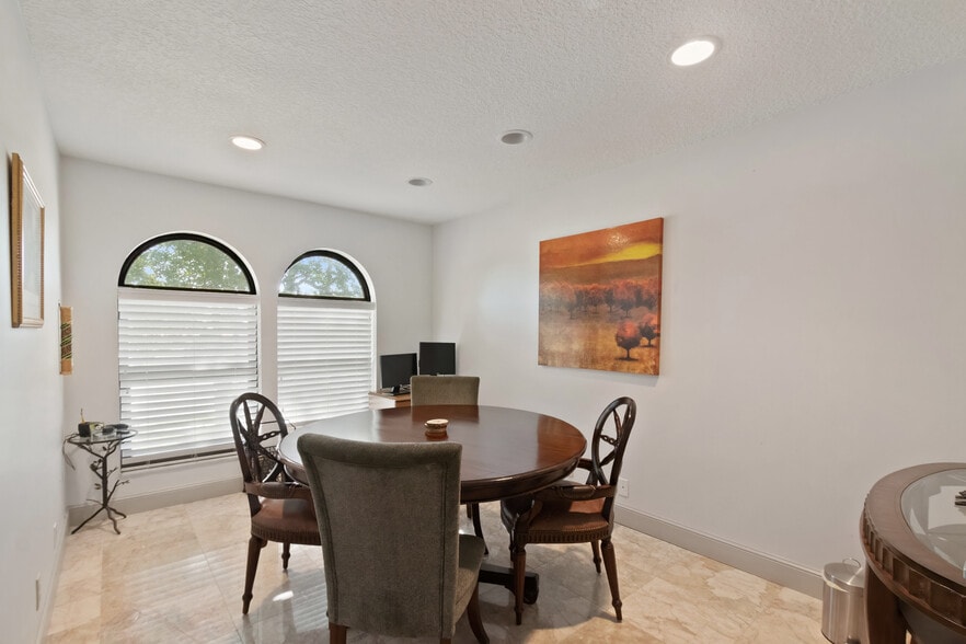 More Photos Of 6971 N Federal Hwy, Boca Raton Medical For Sale