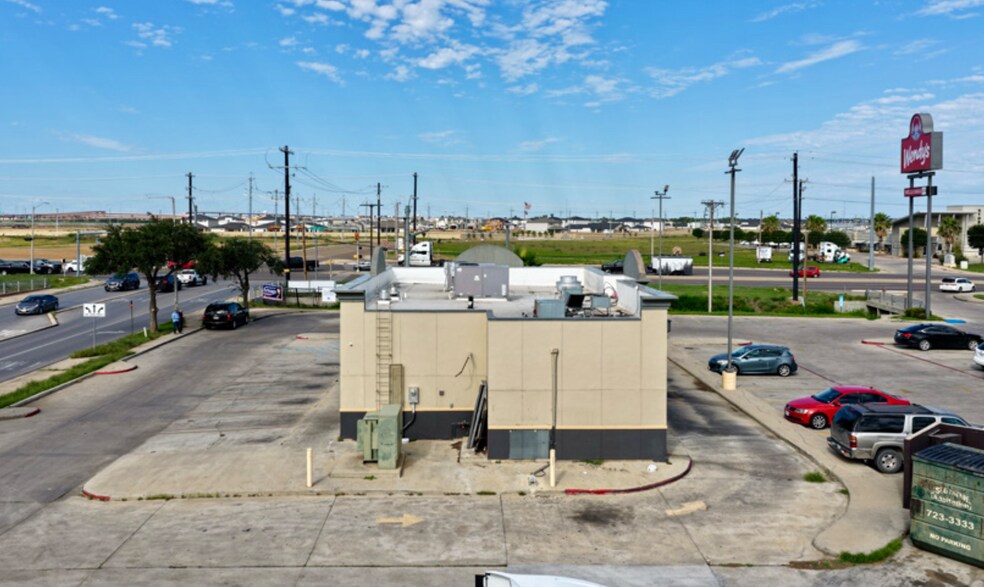 More Photos Of 611 Rancho Viejo Dr, Laredo Fast Food For Lease